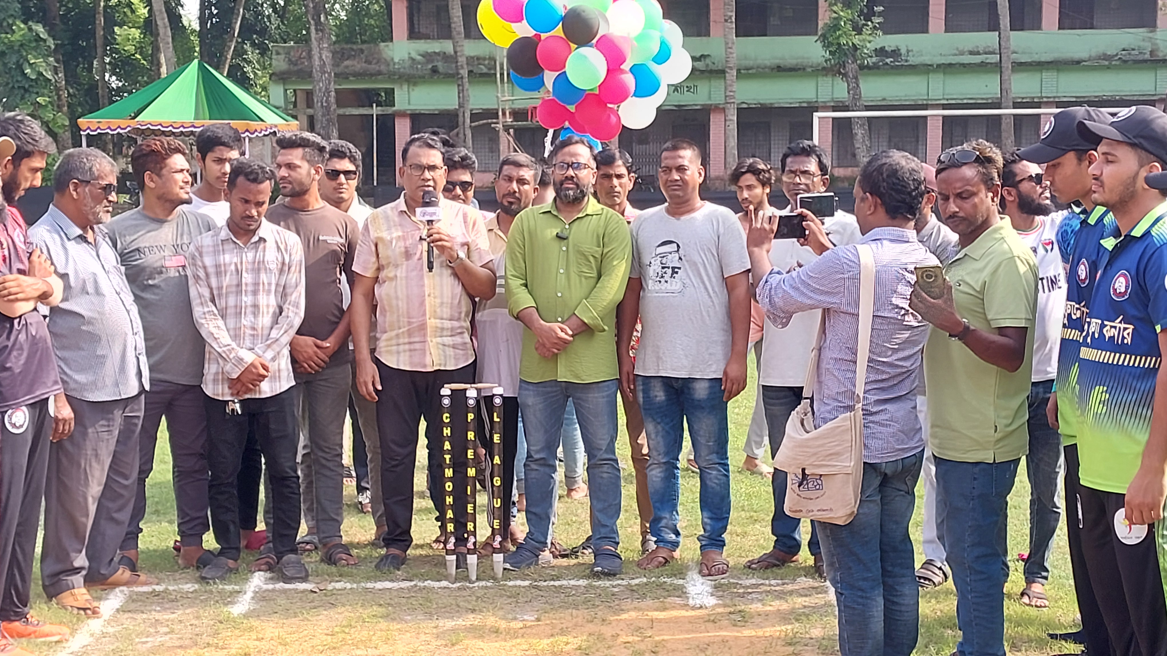 আরাফাত রহমান কোকো স্মৃতি ক্রিকেট ক্লাবের উদ্যোগে চাটমোহর প্রিমিয়ার ক্রিকেট লীগ শুরু